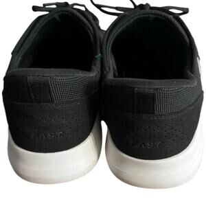 Kizik Madrid Eco Sneaker M 10 W 11.5 Black
